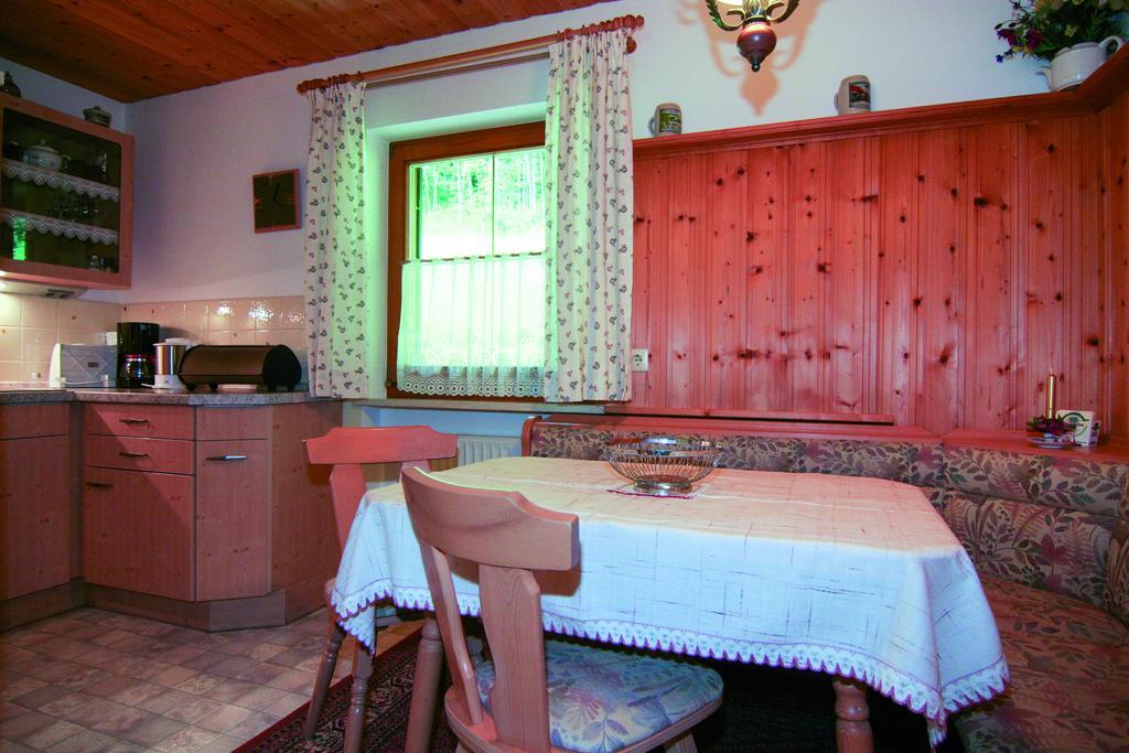Ferienwohnung Gebirgshausl Bischofswiesen Pokoj fotografie