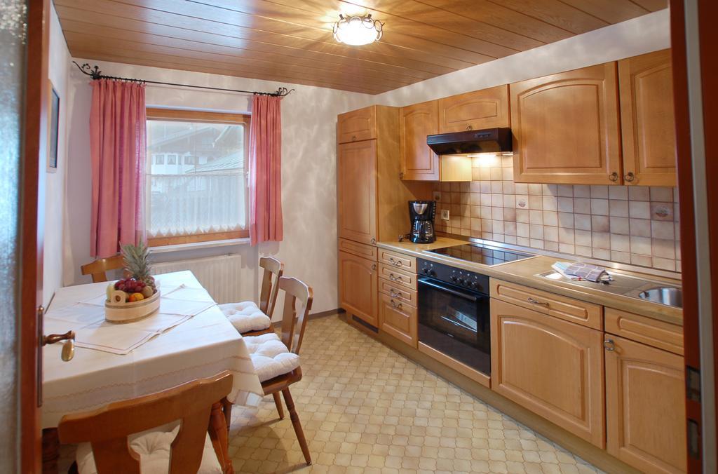 Ferienwohnung Gebirgshausl Bischofswiesen Pokoj fotografie